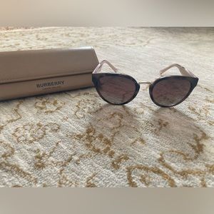 Burberry Sunglasses B249